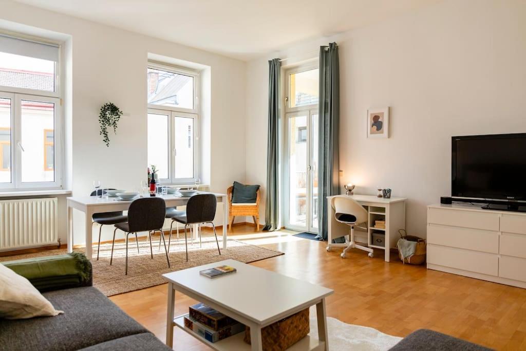 Savoir-Vivre In Unserer Zentralen Balkonwohnung Wien Ngoại thất bức ảnh